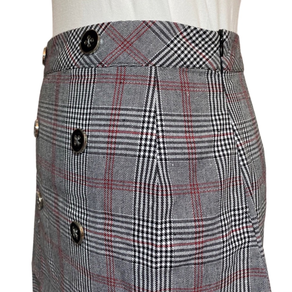 Chic Plaid Mini Bodycon Pencil Skirt with Buttons - Picture 11 of 16